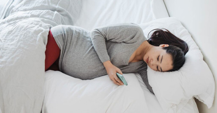 دلایل و درمان بی خوابی در زمان بارداری