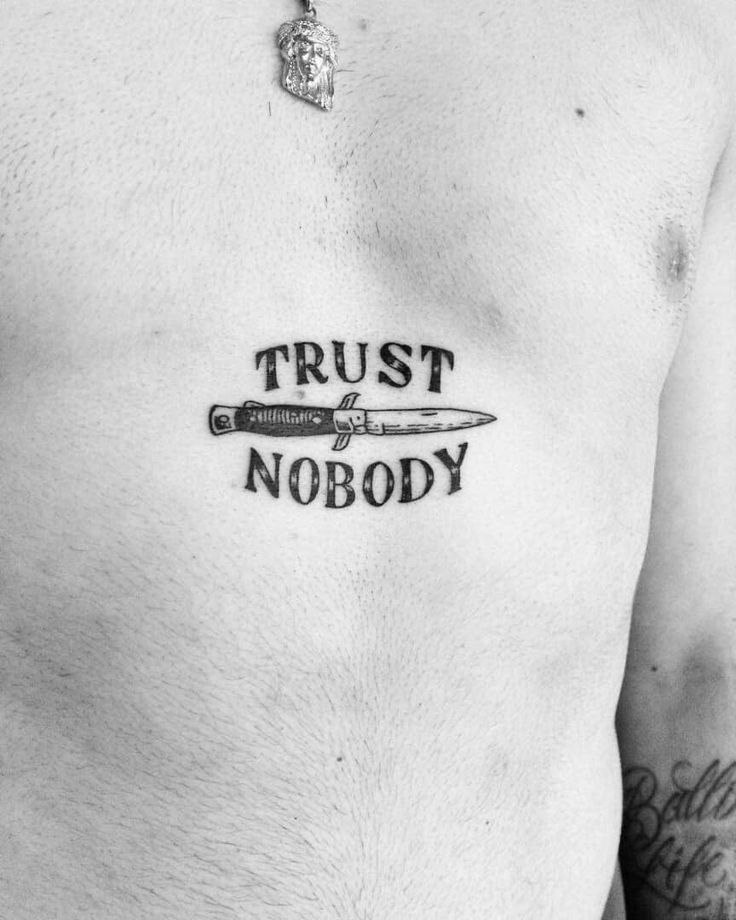 تاتو طرح اعتماد نکردن + طرح تاتو به هیچکس اعتماد نکن